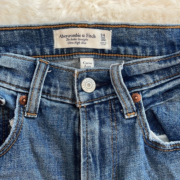 Ankle straight leg Jean | high rise | Abercrombie and Fitch | size 24 - Picture 3 of 3